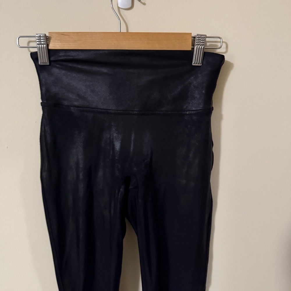 Spanx Womens Black Faux Leather Leggings Size Small - Picture 5 of 6